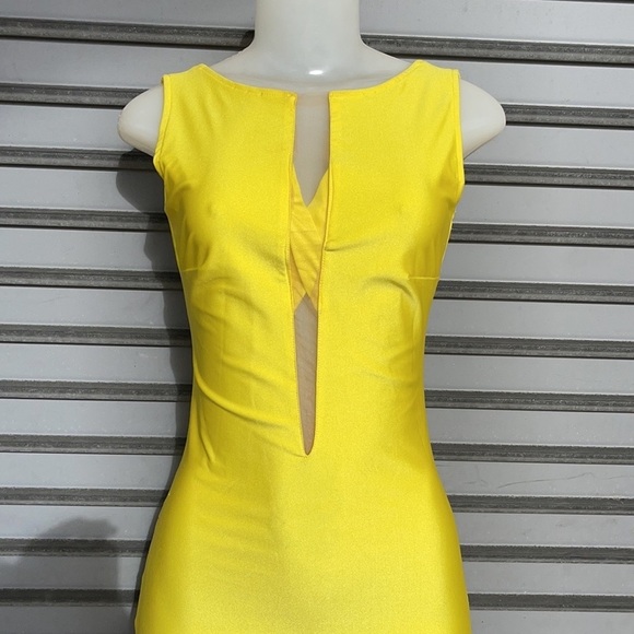 Shirley Long Yellow Open Back Dress - Picture 4 of 11